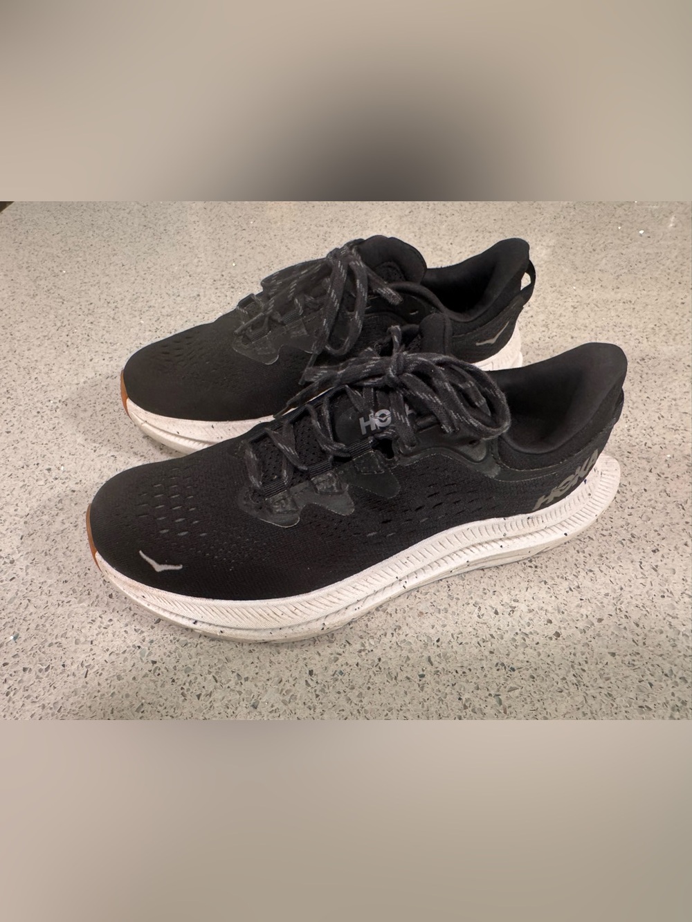 Hoka One Black and White Kawana 2 8.5
